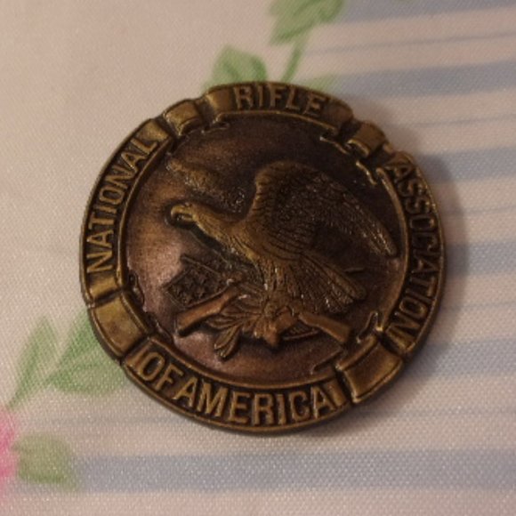 Bronze NRA Pin National Rifle Association - Picture 1 of 5